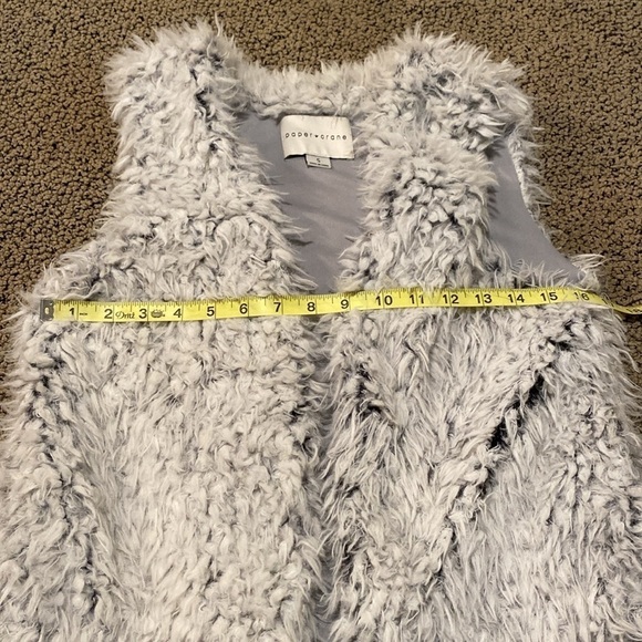 Paper Crane Fuzzy Open Front Vest Size Small in Like New Condition - Picture 6 of 7
